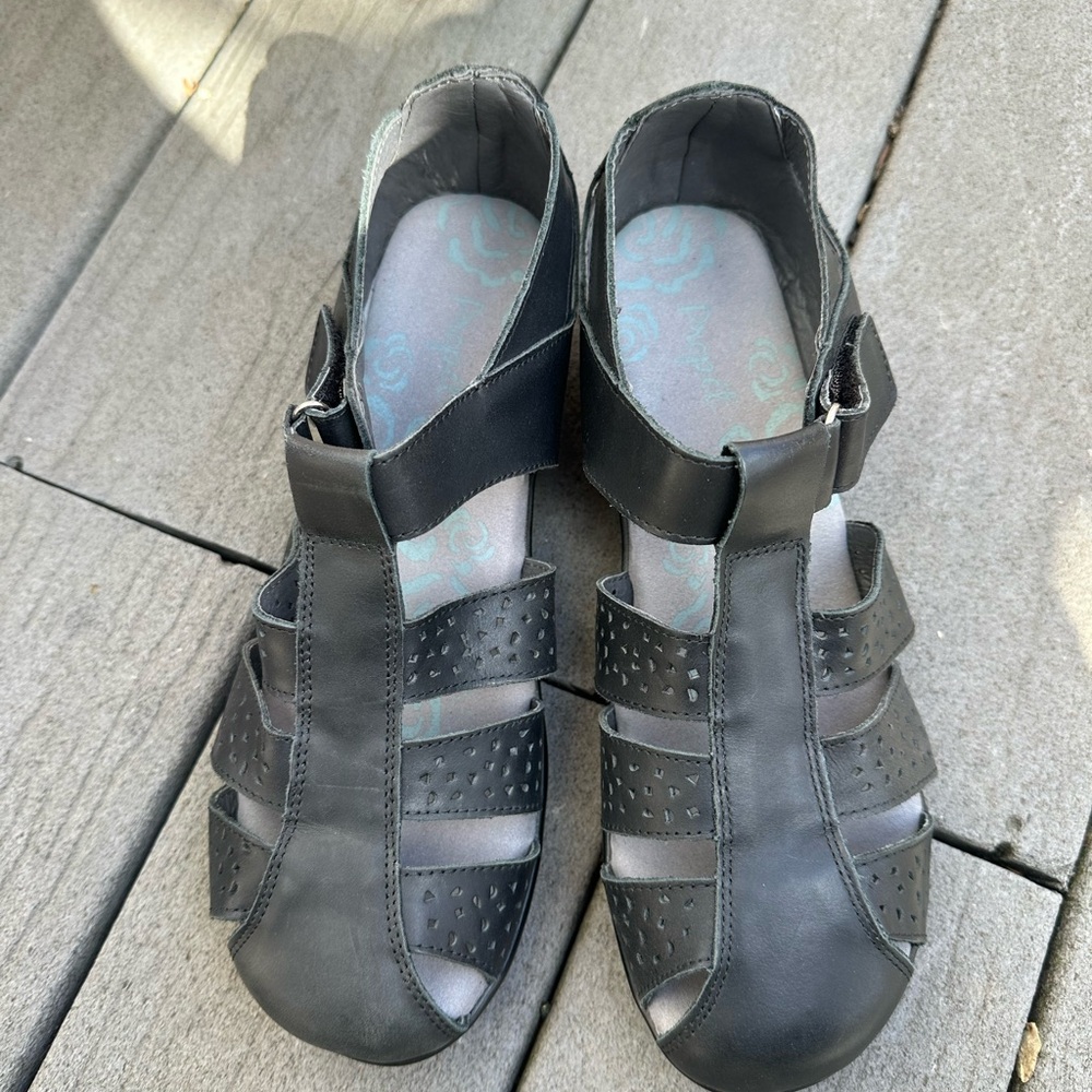 Propet Fisherman’s Sandals, like new!
